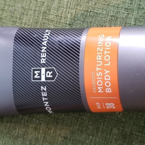 MONTEZ RENAULT No. 38 MOISTURIZING BODY LOTION FOR MEN - Picture 3 of 5